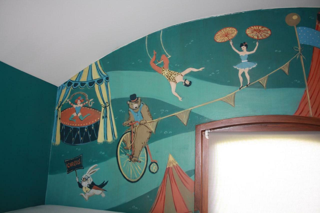 ホテル La Roulotte Circus Des Grillots Beaulon エクステリア 写真